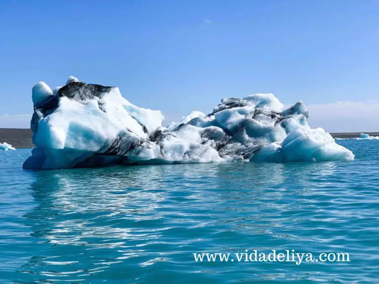 22. Jökulsárlón glacier lagoon tour