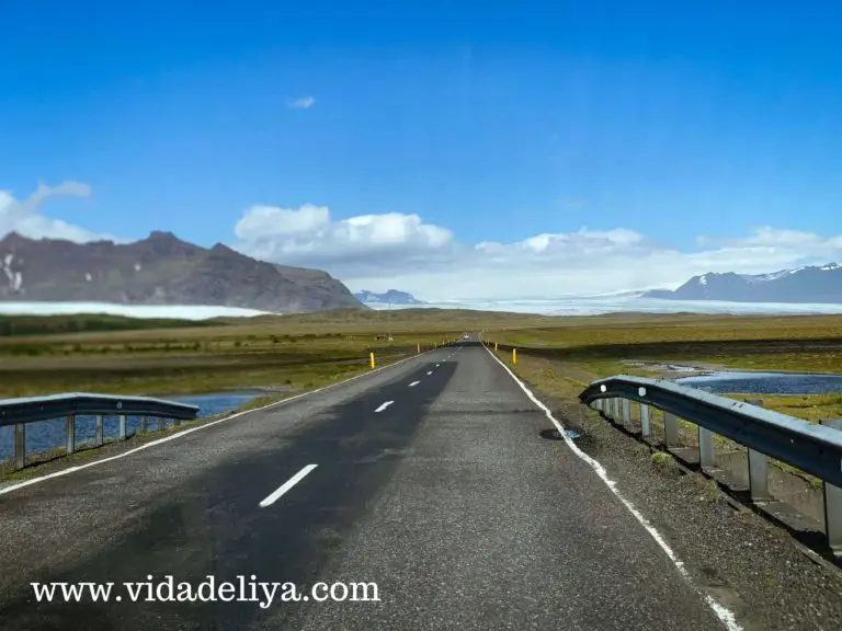 5. Road leading to Jökulsárlón glacier lagoon - 801KB