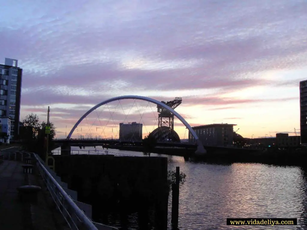 3. Glasgow Bridge, Scotland