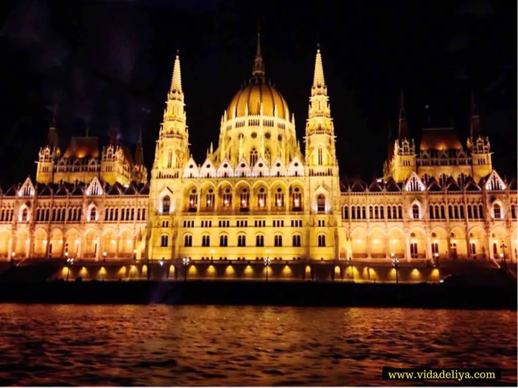 9. Budapest - Hungarian Parliament House at night