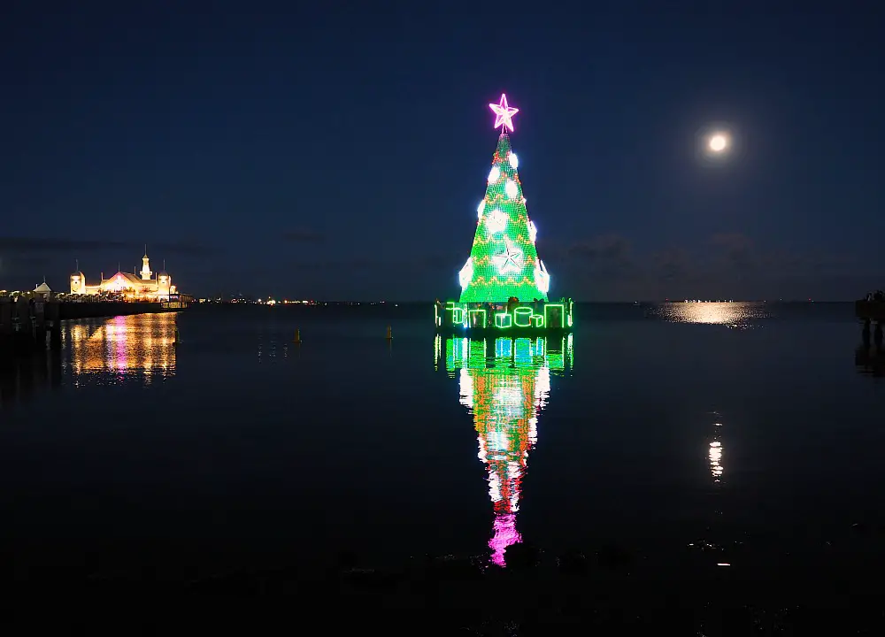 Geelong Waterfront, Australia - Floating Christmas Tree