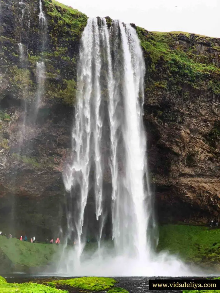 13.0.1 Seljalandsfoss Waterfall