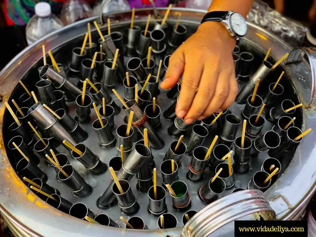 13 Chatuchak Weekend Market Bangkok Thailand - main shopping street - Thai iced popsicles for THB 5