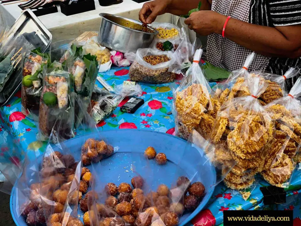 19 Chatuchak Market Bangkok Thailand - main shopping street - miscellaneous fried Thai street snacks