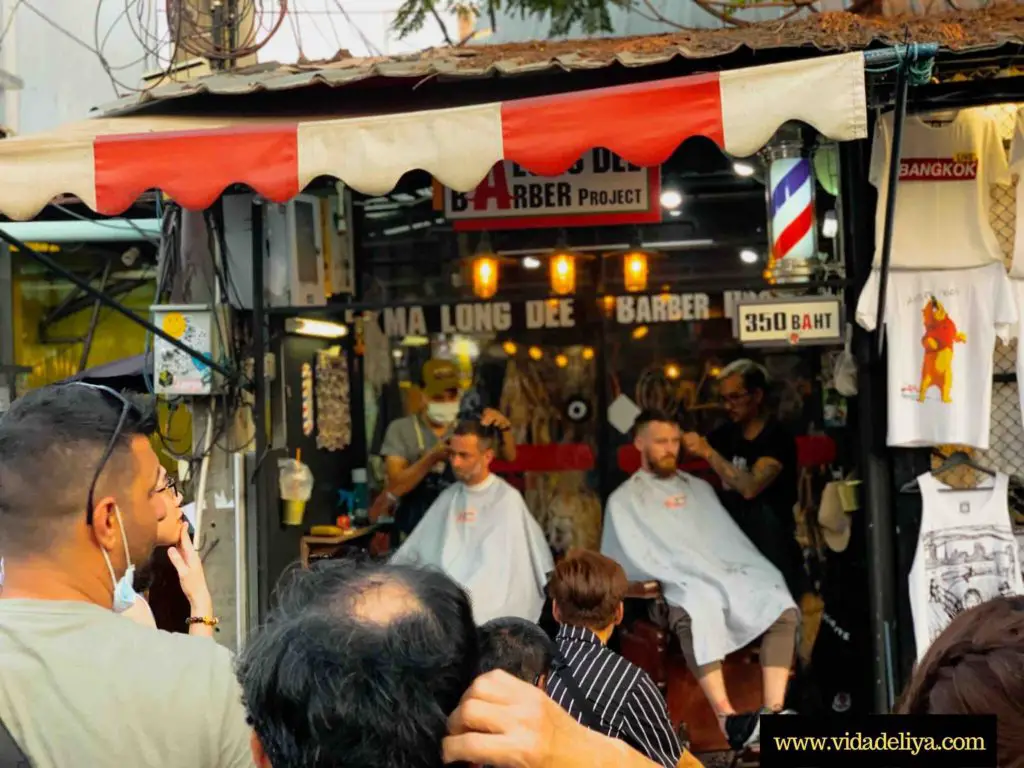 28 Chatuchak Market Bangkok Thailand - plant section - get a haircut
