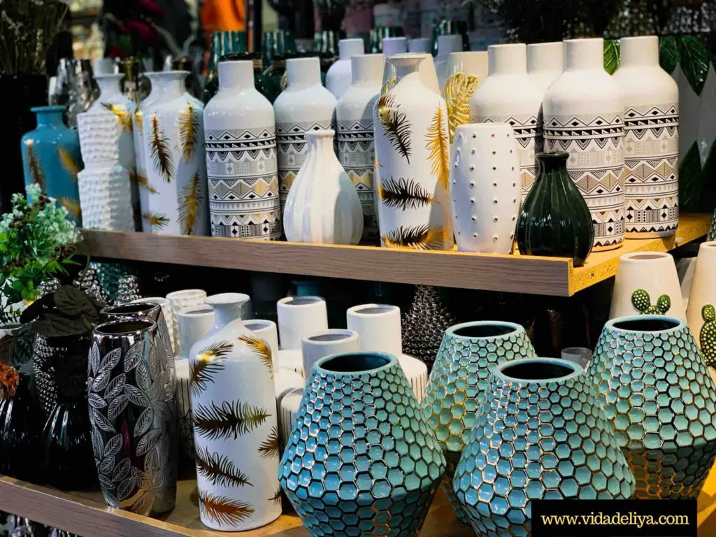 34. Chatuchak Market Bangkok Thailand - furniture and vase