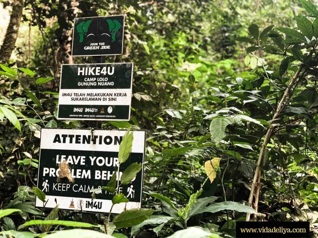 16. Signs pointing towards Nuang