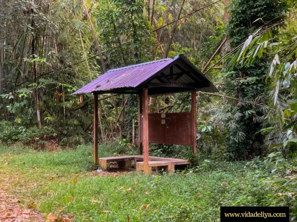 6. resting hut along Gunung Nuang hike via Pangsun