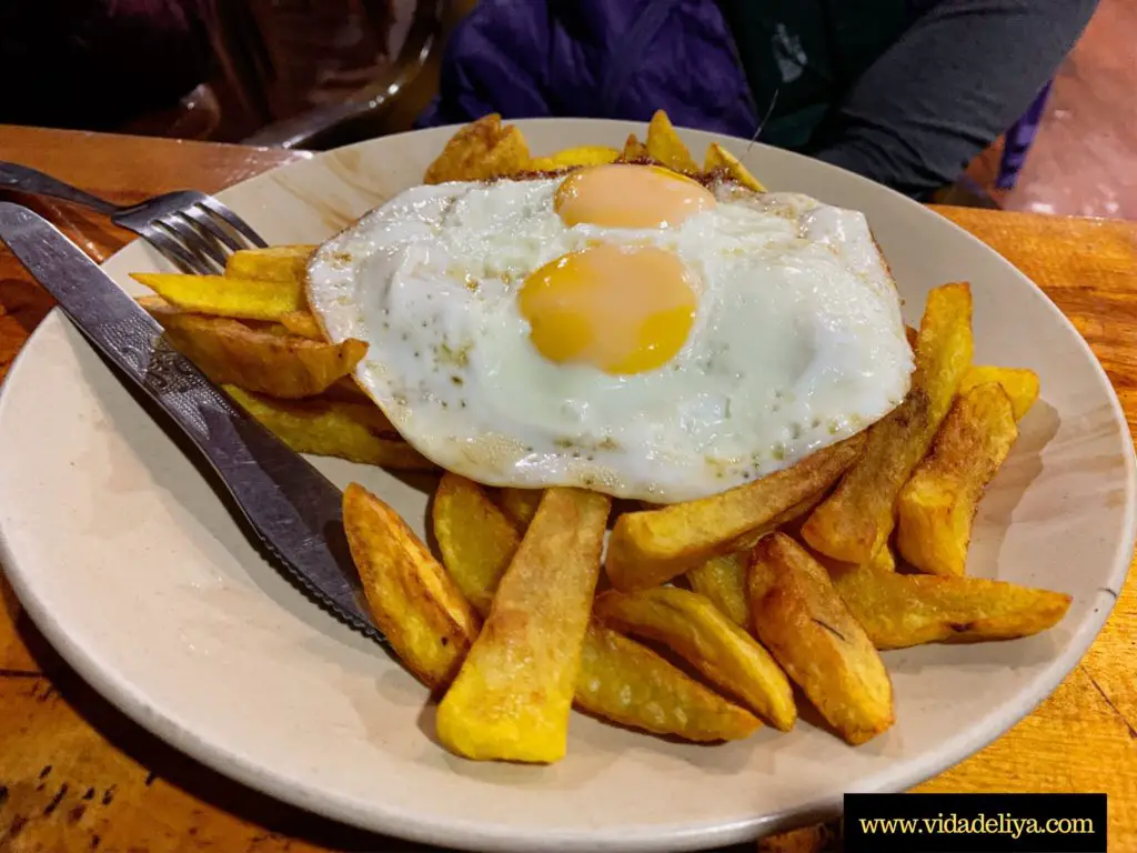 26. French fries & fried eggs
