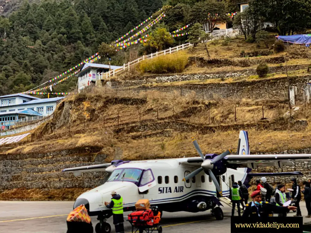 Tenzing-Hillary Airport, Lukla Nepal - Tara Air propeller plane