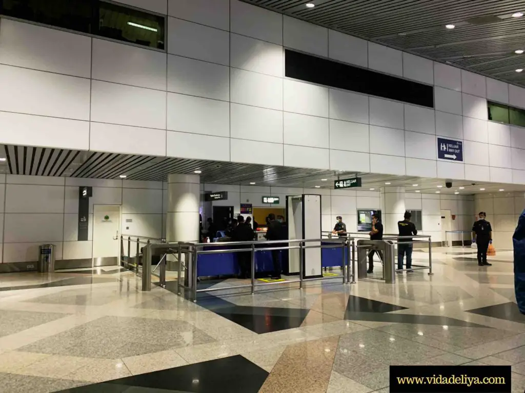 16. Kuala Lumpur International Airport luggage collection