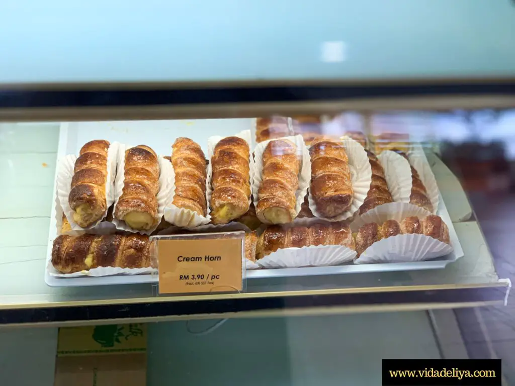 Fruity Bakery & Cafe, Klang - apple strudel