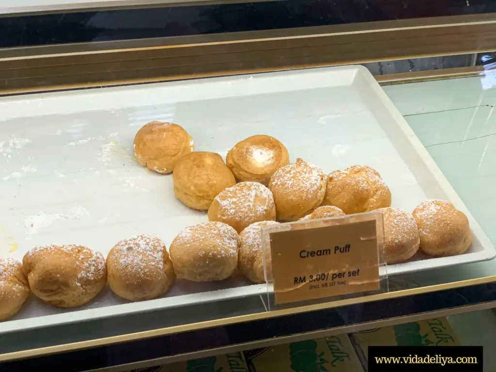 Fruity Bakery & Cafe, Klang - apple strudel